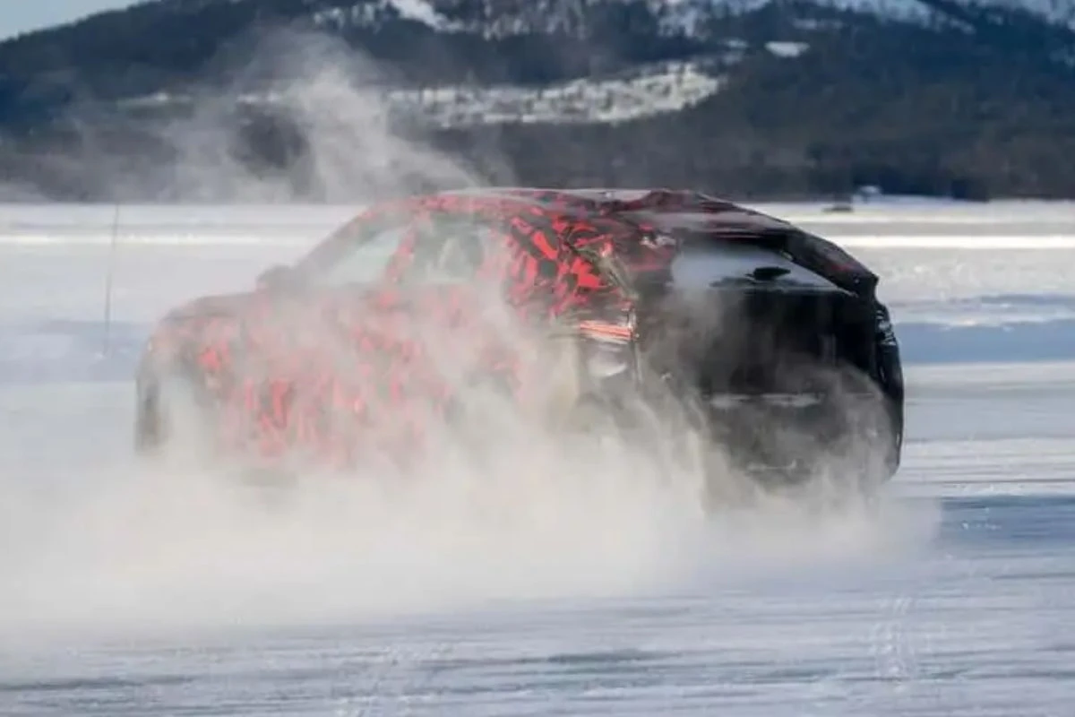 Alfa Romeo'dan İkinci Nesil Stelvio SUV'a İlk Bakış