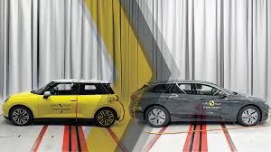 Lille Mini Cooper E er bunnsolid – det er også store Audi A6 e-tron