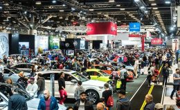 Tesla’nın Fuar Katılımı ve Protestolar