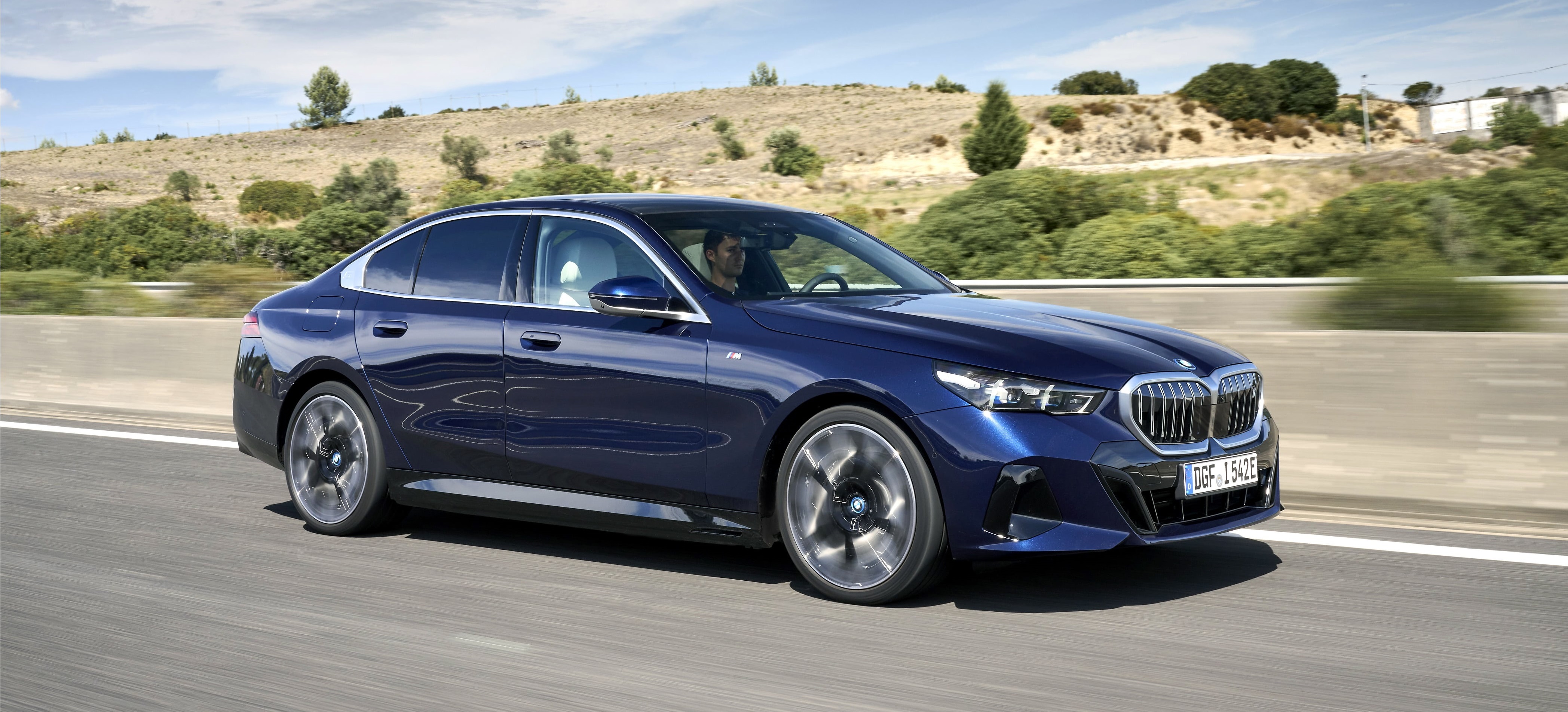 Business Sedan Segmentinin Öncüsü BMW 5 Serisi, Mild Hybrid Dizel Motorlu  Yeni BMW 520d xDrive Modeli ile Yollara Çıkıyor | Borusan Otomotiv
