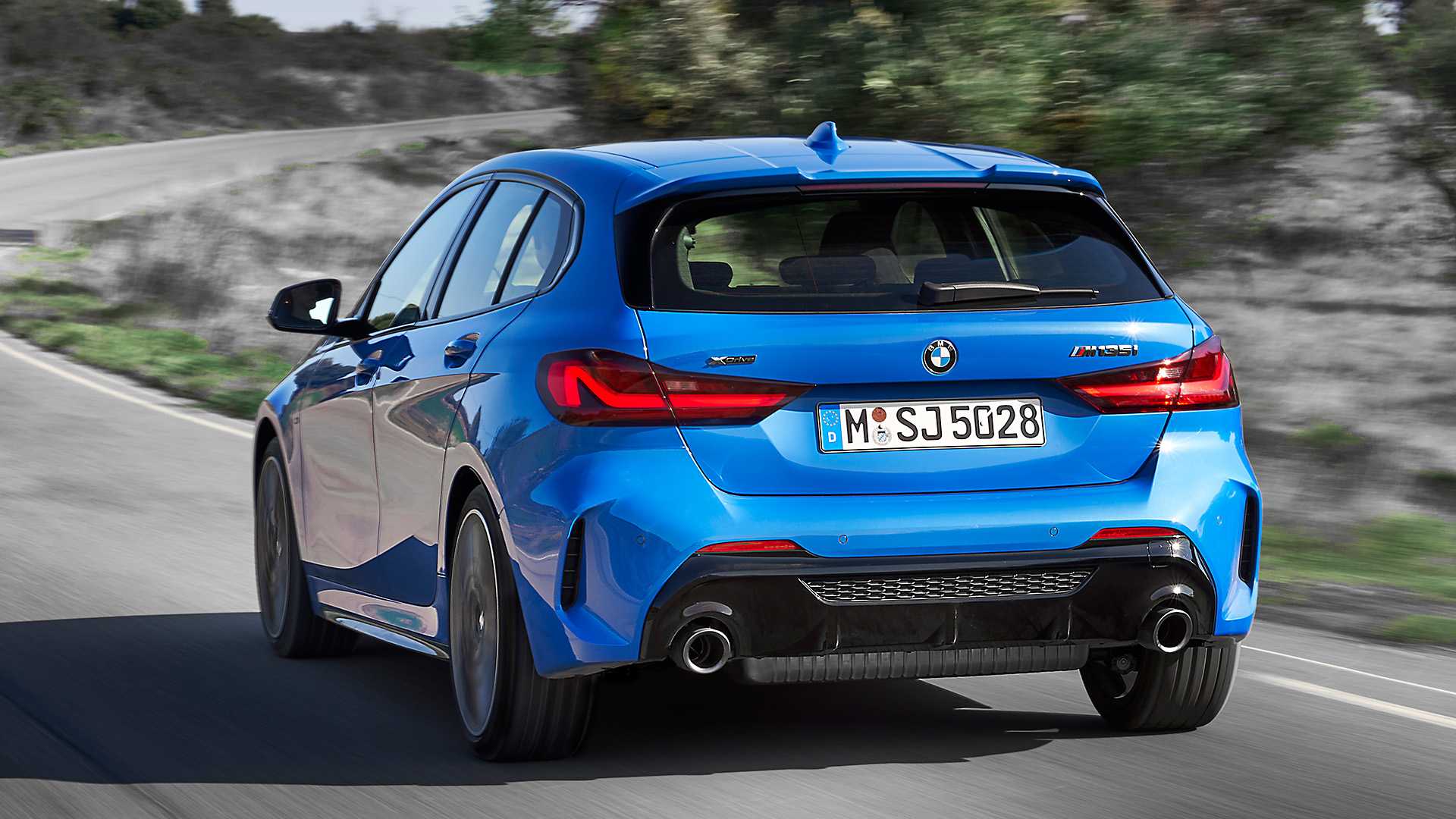Yeni BMW 1 Serisi Türkiye'de satışa sunuldu - OTOPARK.COM