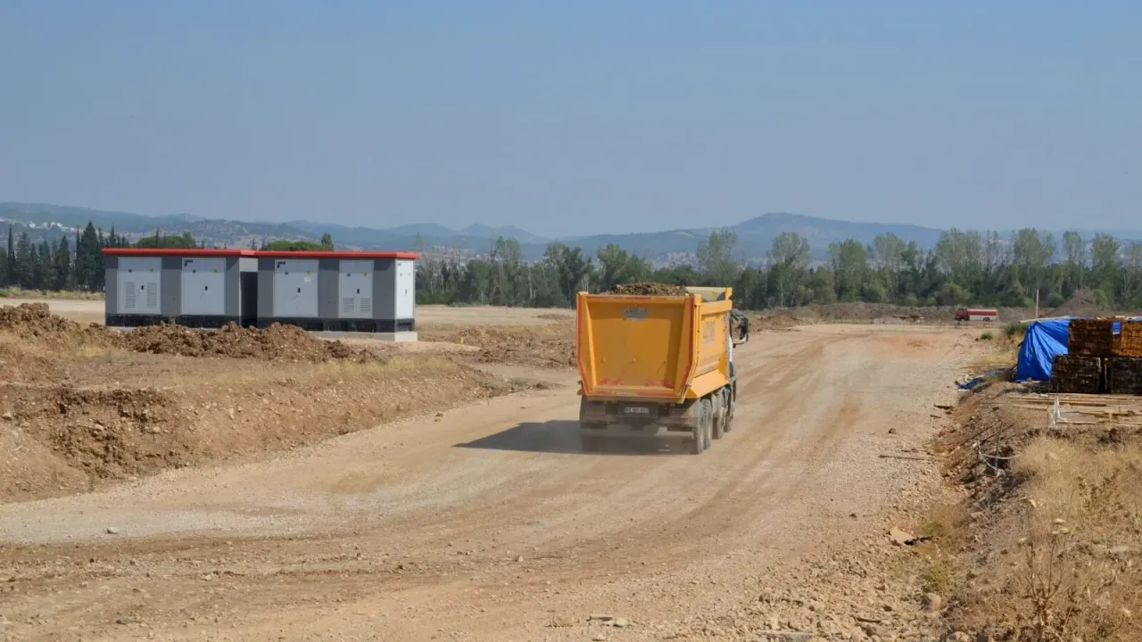Milyar dolarlık projede çalışmalar aniden durmuştu: BYD inşaatı yeniden  başladı! - Ege'de Sonsöz