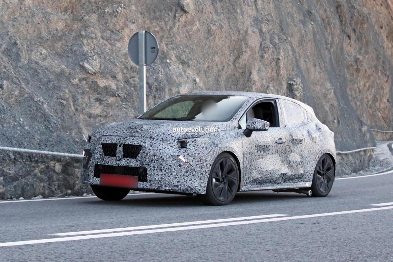 2026 Renault Clio testte görüldü: Yan egzoz tasarımıyla sürpriz yapıyor! -  Haber 7 GÜNCEL