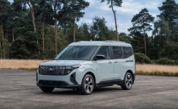 2025 Ford E-Tourneo Courier, Elektrikli Ticari Araçta Mobil Ofis Devrimi Başlıyor!