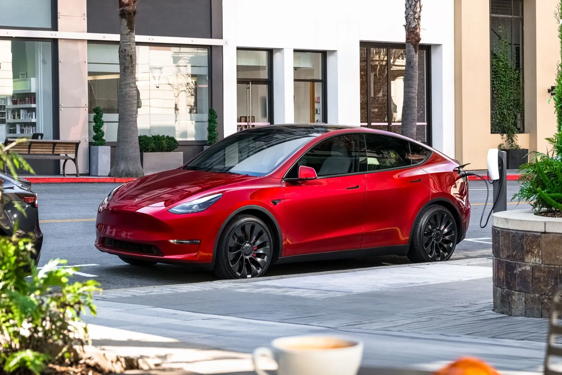 🔋2024 Tesla Model Y SR Özellikler, Fiyat ve Karşılaştırmalar - Dolubatarya