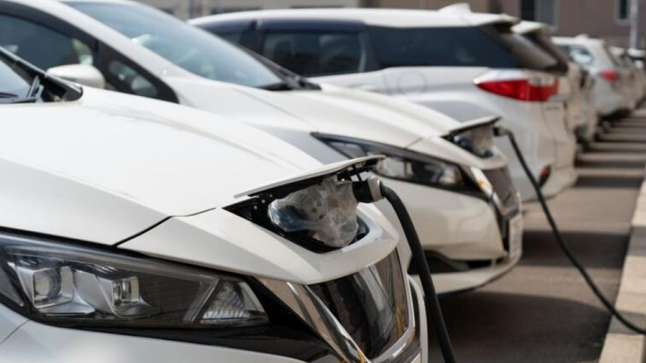 Türkiye'de ilk kez elektrikli otomobil satışları 100 bini aştı - Ekonomim