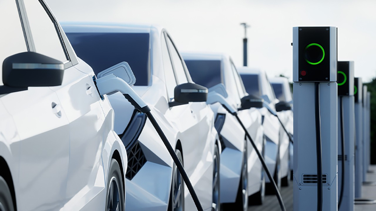 Türkiye'de elektrikli otomobil satışlarında ilk! 100 bin sınırını aştı -  Dünya Gazetesi