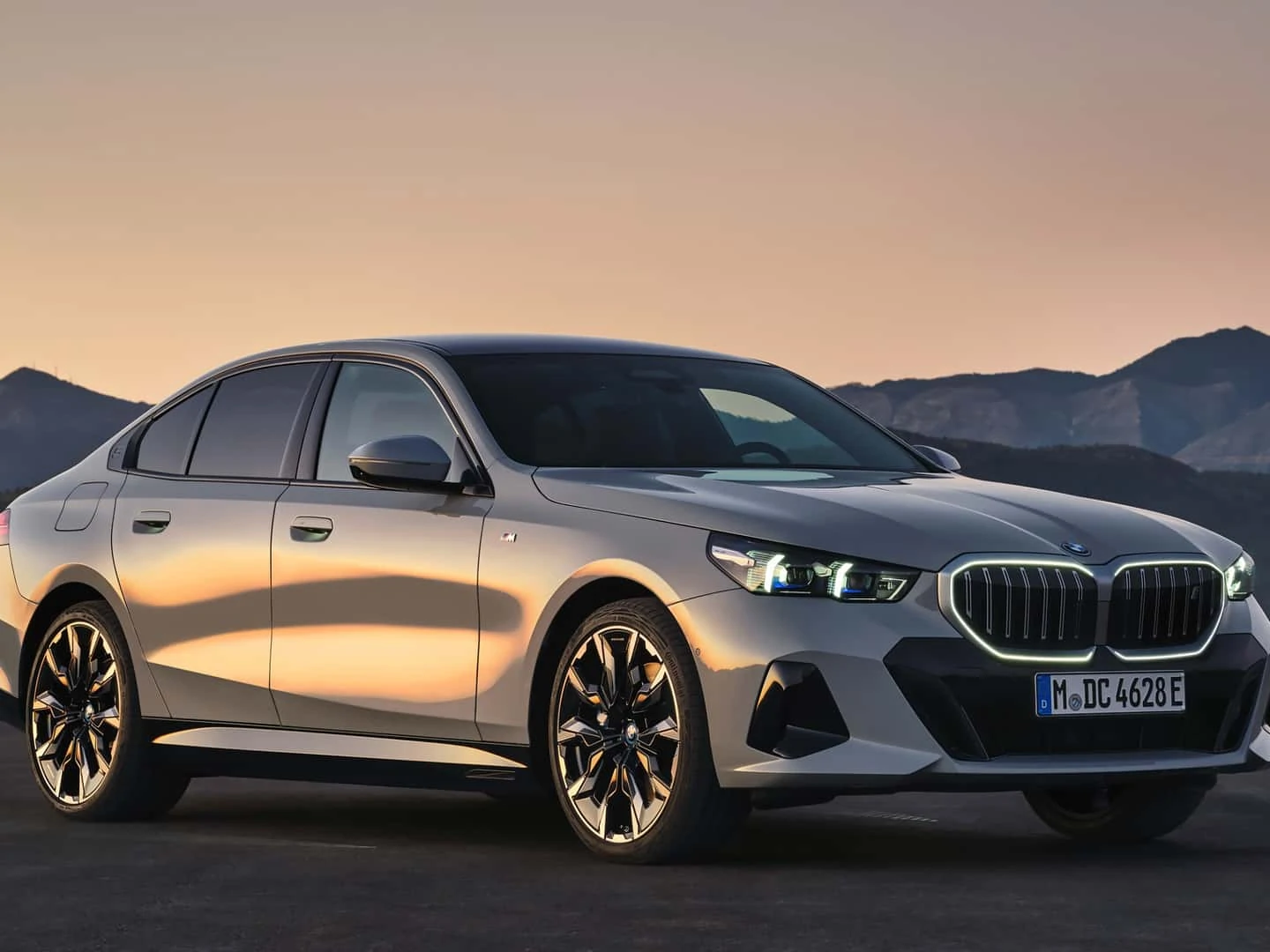 BMW'den elektrikli model atağı - Tesla'yı yenmek istiyorlar!