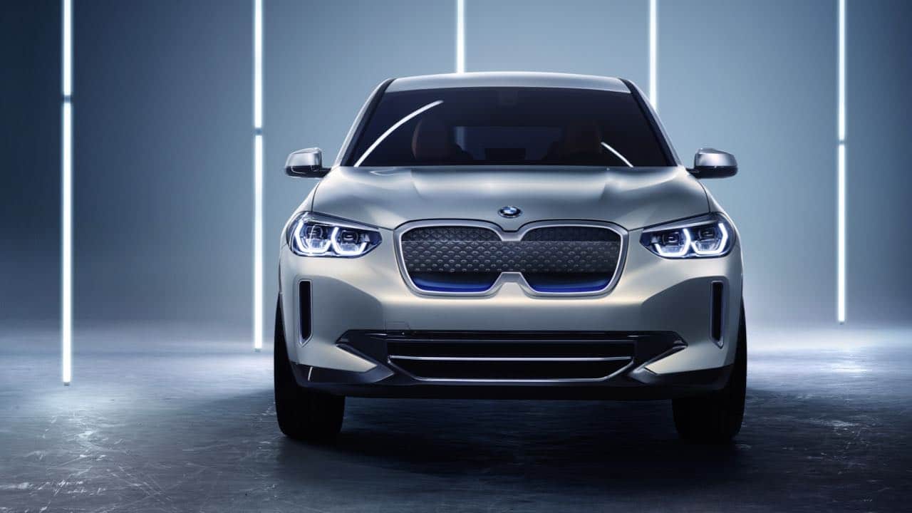 BMW iX3: X bir yere elektrikle gitmek