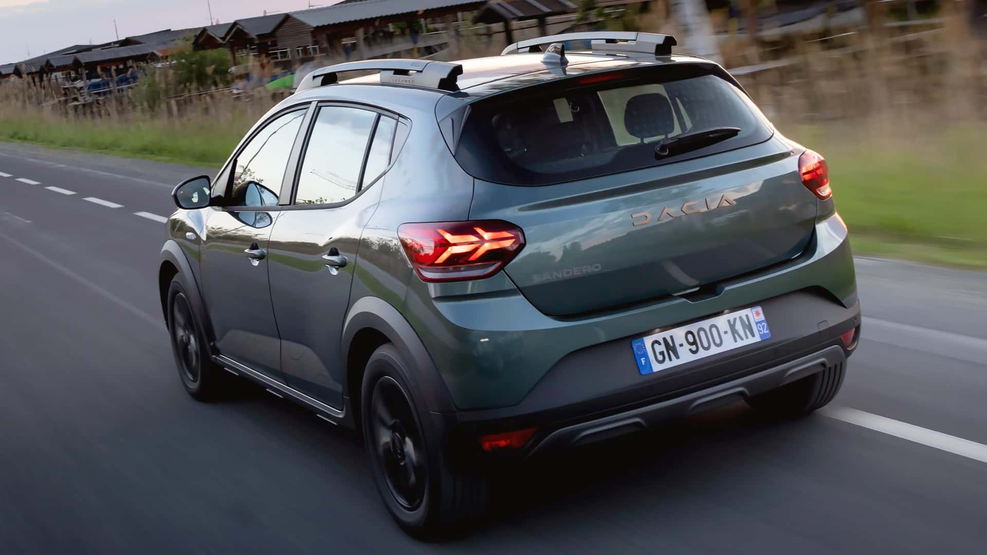 Yeni nesil Dacia Sandero, elektrikli versiyonu ile gelecek