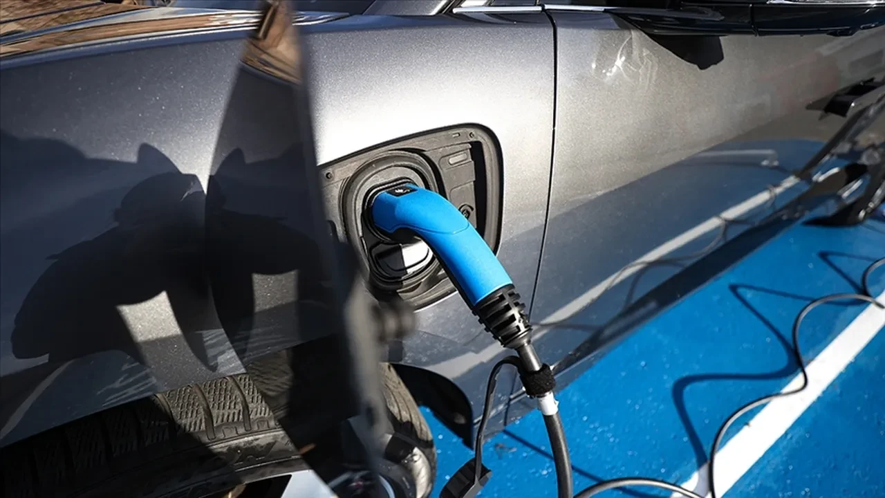 Elektrikli araç kullananlar dikkat! Sigorta konusunda kritik uyarı | TGRT Haber