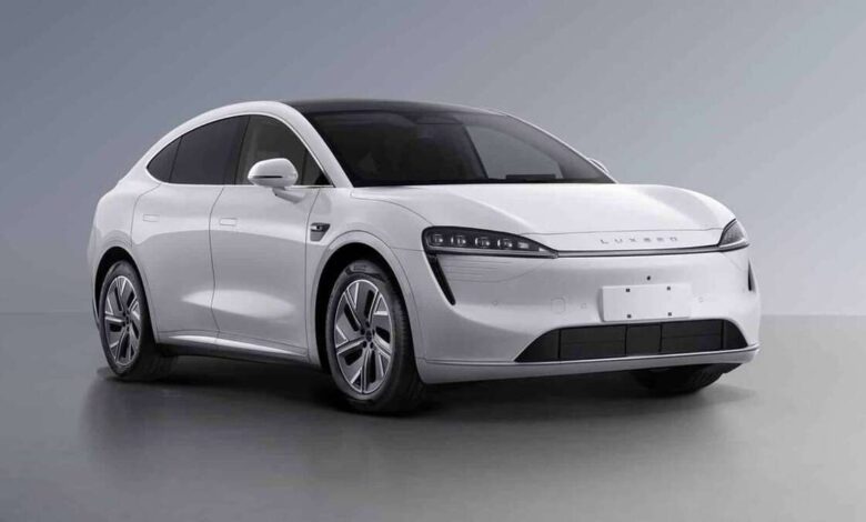 Huawei ve Chery'den Yeni Elektrikli Araç: Luxeed R7 Tanıtıldı