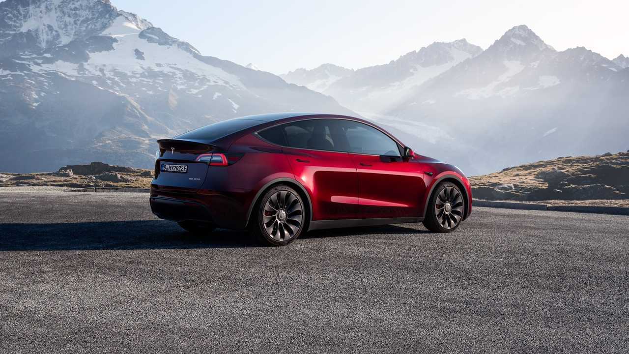 Tesla, Giga Texas'ta haftada 3.000 adet Model Y üretmeye başladı