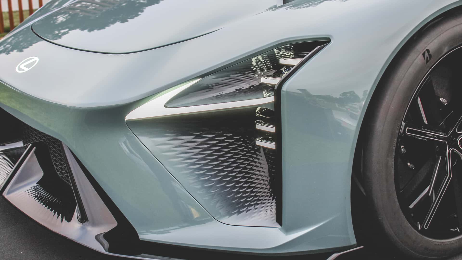 Lexus'un geleceği: Sport Concept!