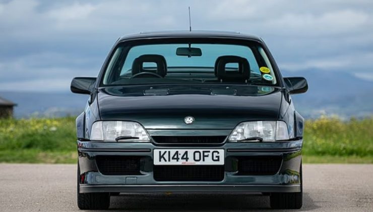 Lotus Carlton 1993, Dünyada Sadece 950 Adet Üretildi, Silverstone’da Koleksiyoncular İçin Satışta