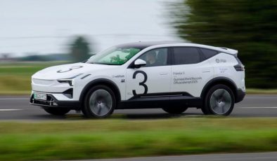Polestar 3’ten Tarihi Başarı Standart EV ile 1000 km Menzil