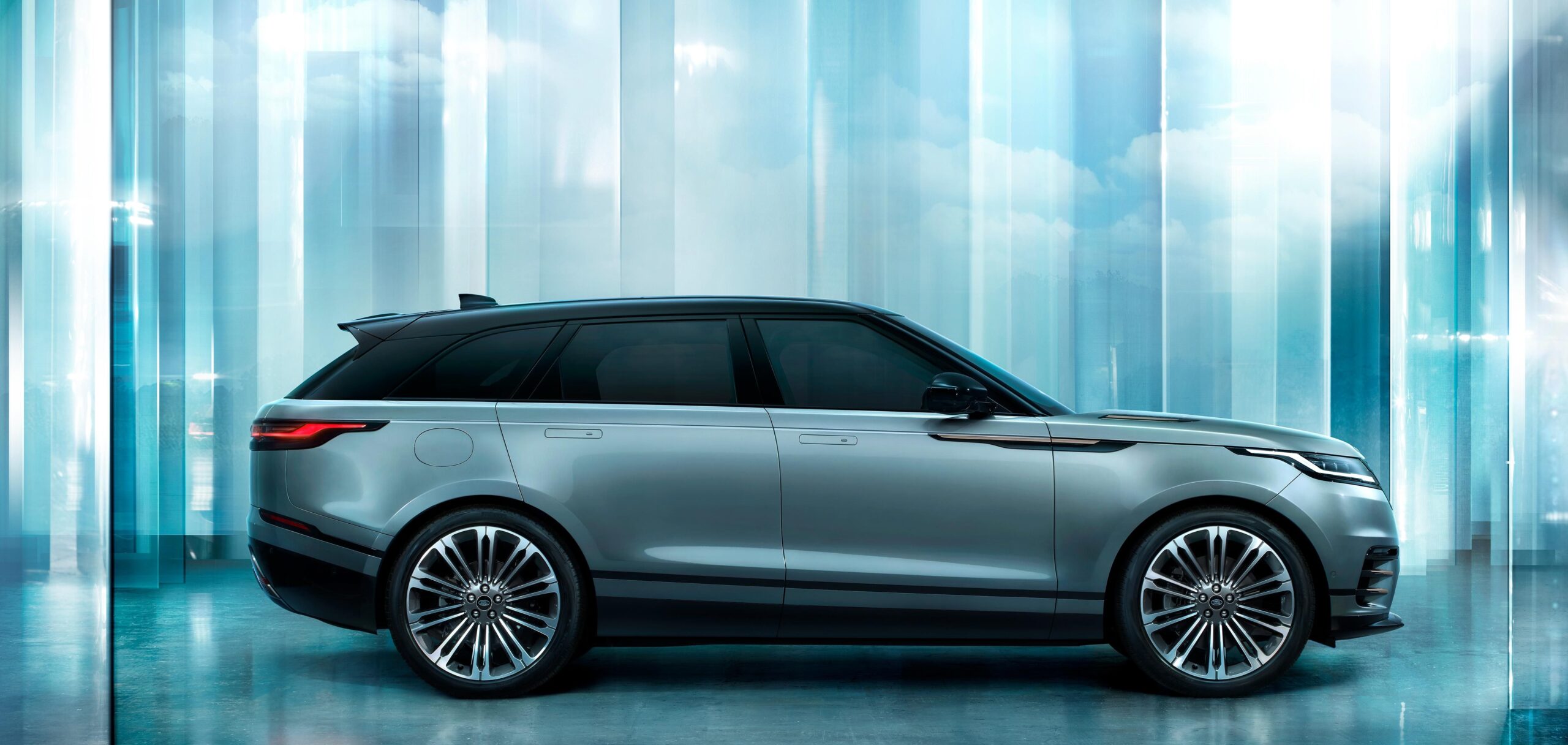 Range Rover'ın Yeni Orta Boy Elektrikli SUV Modeli 2026'da Geliyor – arabaGarajım