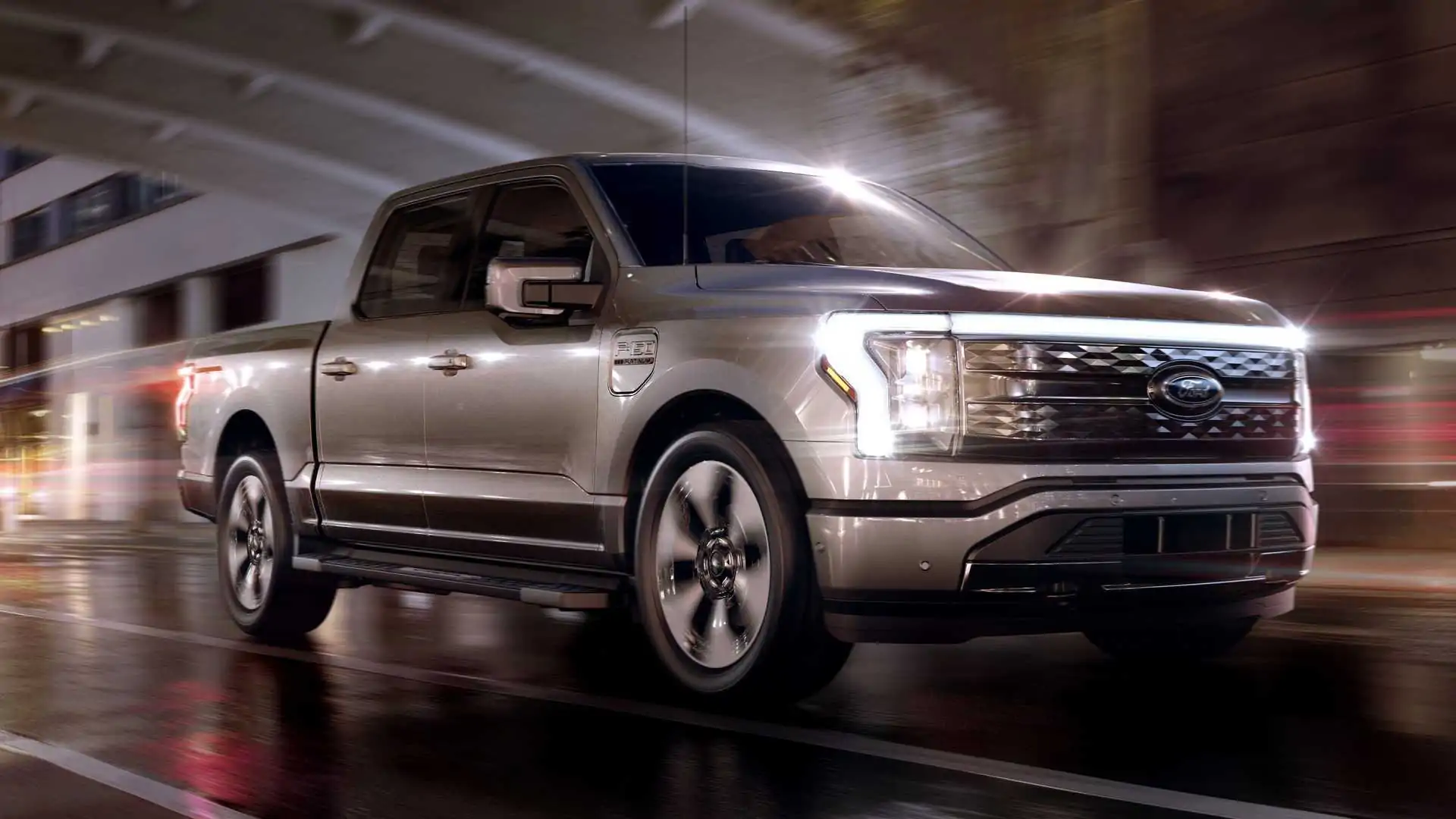 Ford F-150'nin elektriklisi tanıtıldı!