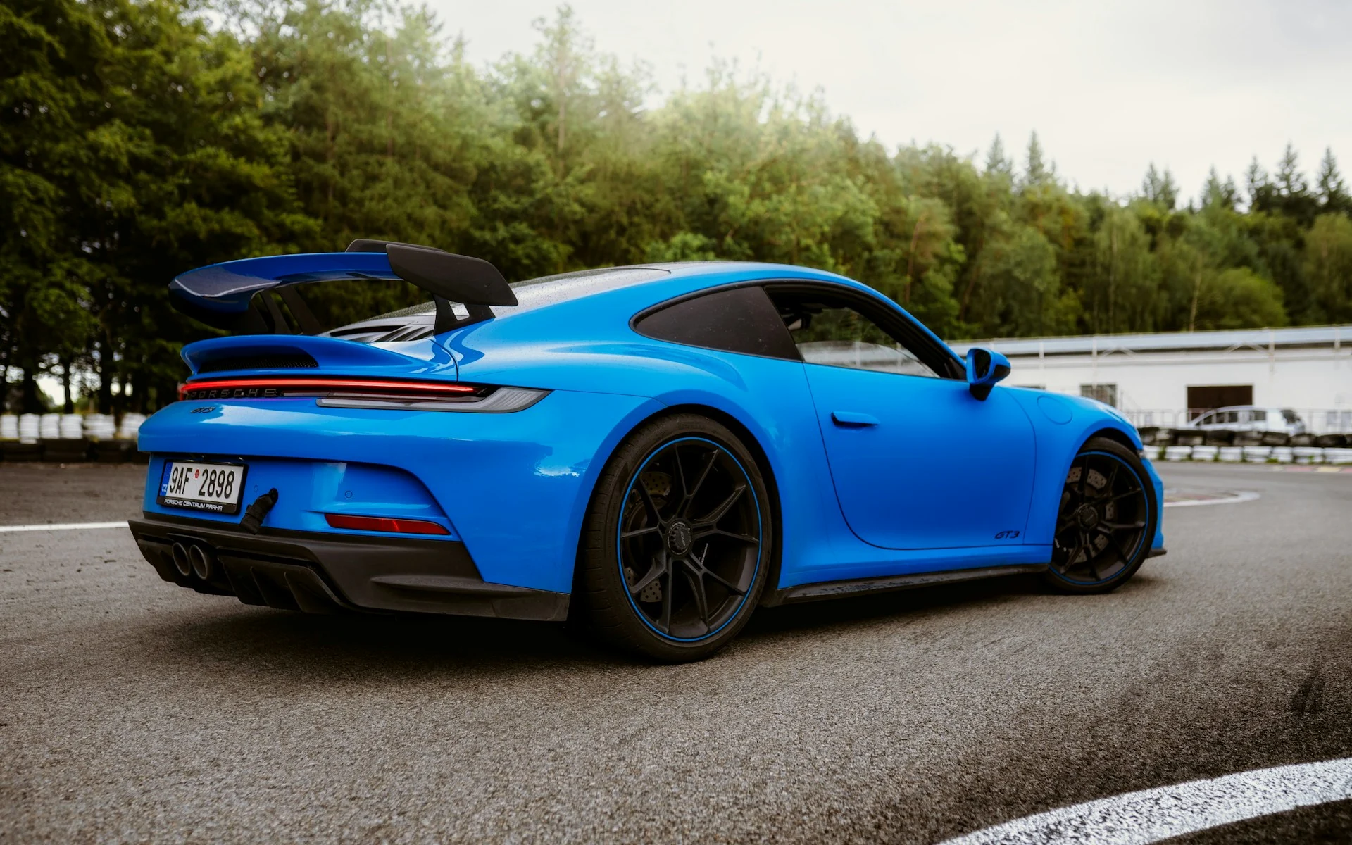 Yeni Porsche 911 GT3 İncelemesi: 2023'ün Kusursuzlarından - Araba.com