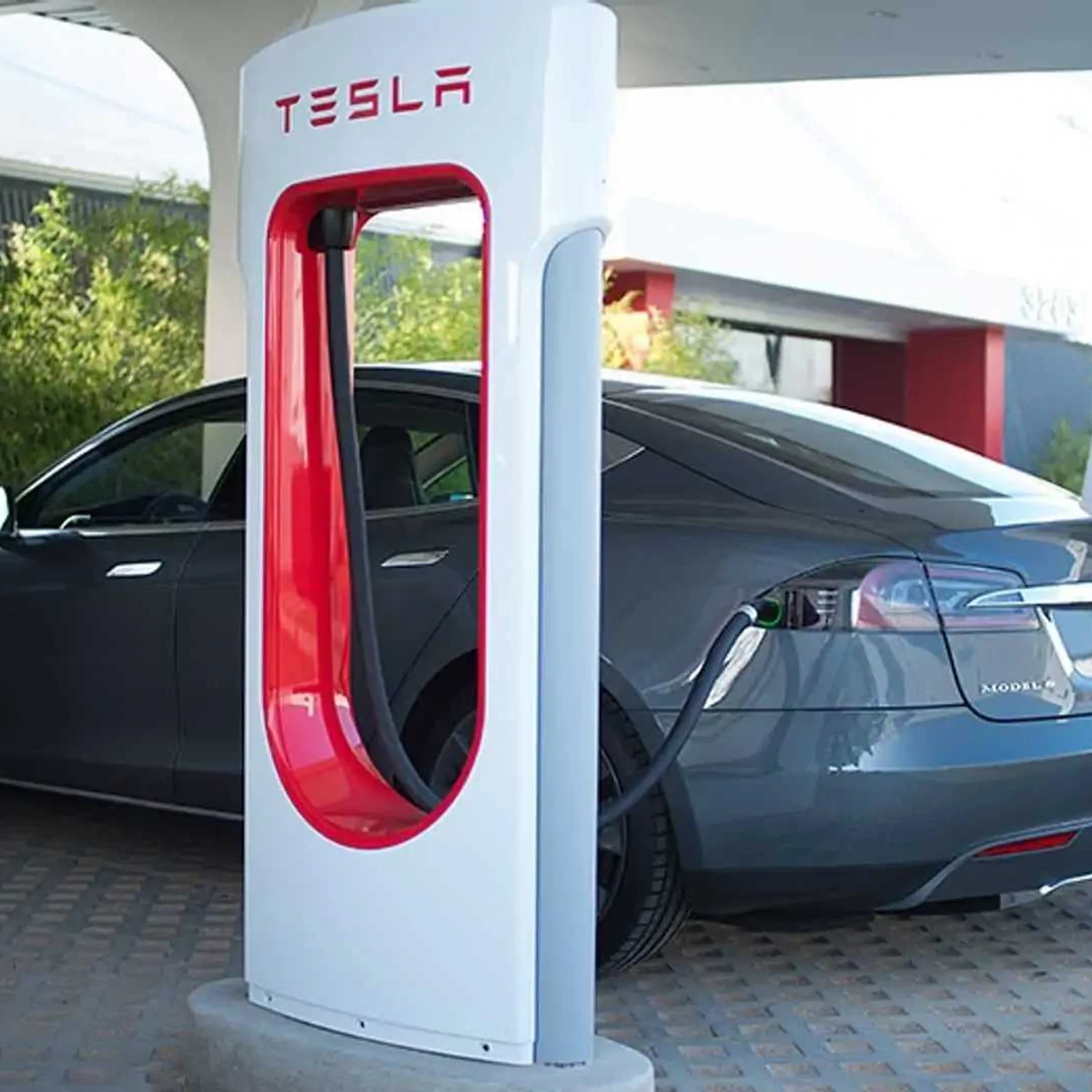 Tesla Supercharger ağı 25.000 istasyona ulaştı