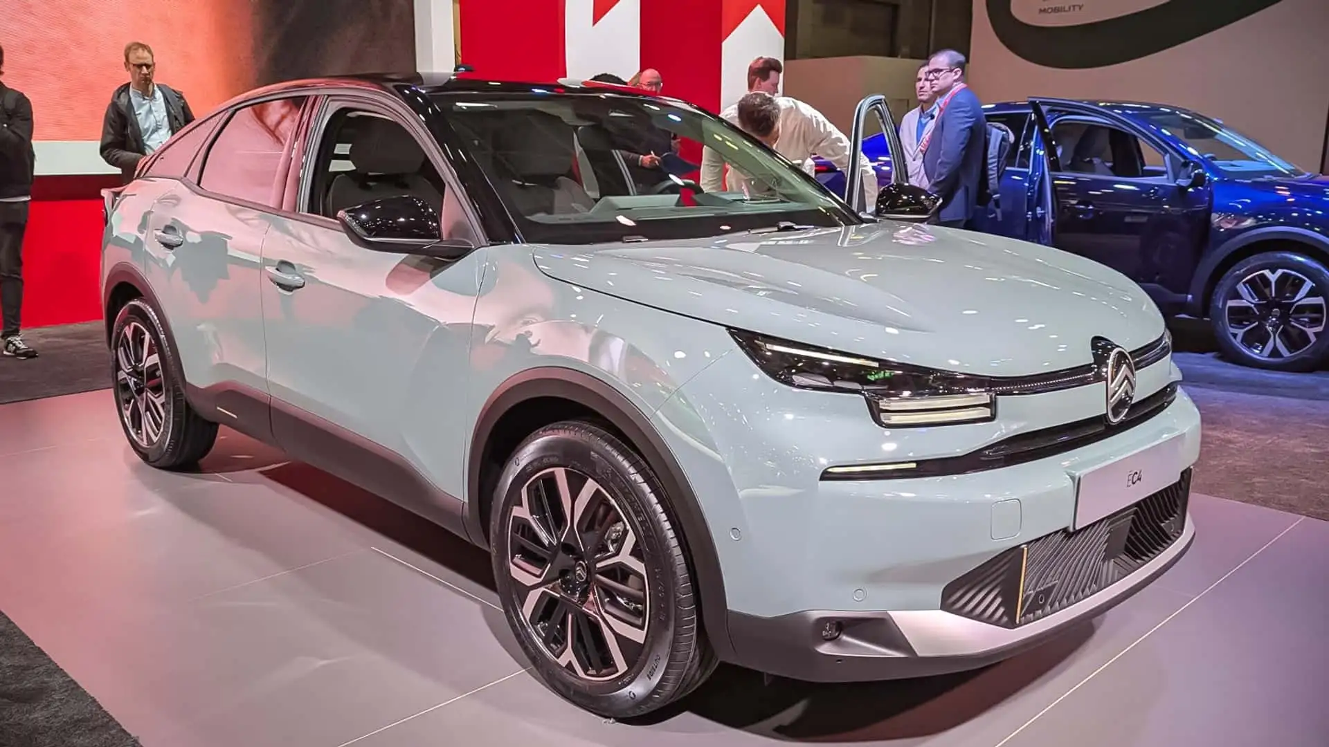 Citroen, makyajlı C4 ailesini Paris'te tanıttı!