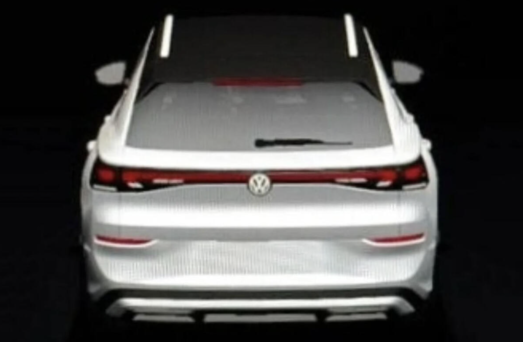 2025 Volkswagen T-Roc: İlk Sızdırılan Görseller Yeni Tasarımını Ortaya Koyuyor - AUTOMOTIVE AND CARS