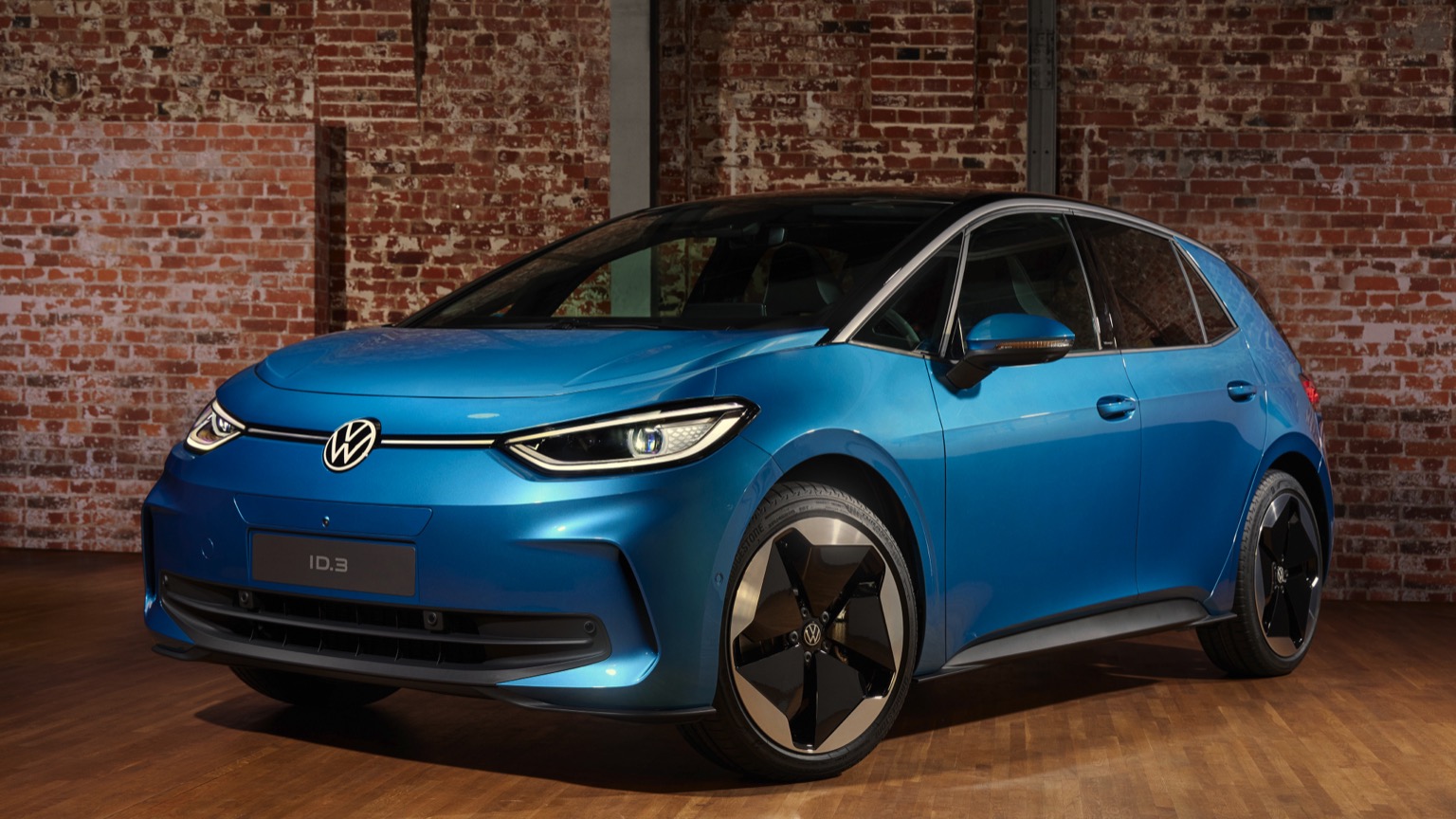 Volkswagen ID.3 Pro S - 4 Seats (2023-2024) price and specifications - EV  Database