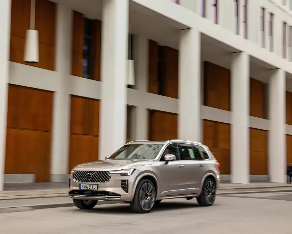 Tasarım ve Performans Bir Arada: Yenilenen Volvo XC90 - OGGUSTO