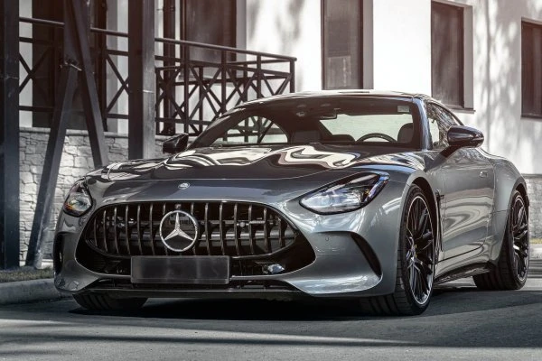 Dubai'de Mercedes-Benz AMG GT 63 S Grey Kiralama - Octane Car Rental Dubai