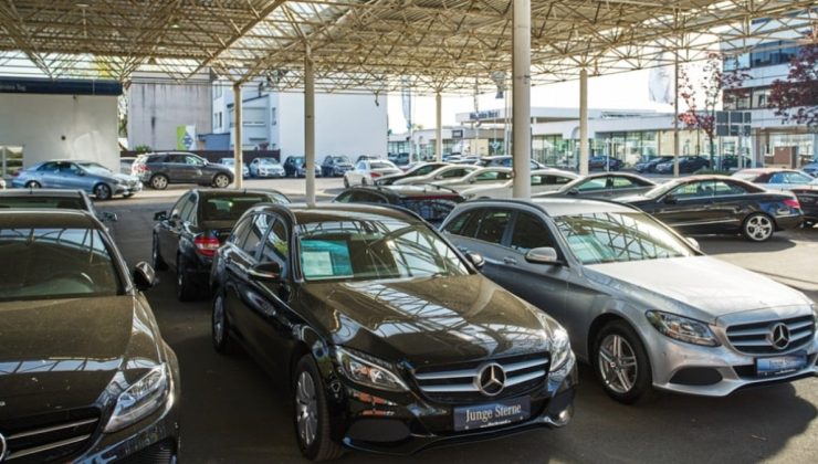 C-Serisi, GLC ve EQE Tehlikede mi? Mercedes-Benz’in Gizlenen Direksiyon Hatası Ortaya Çıktı