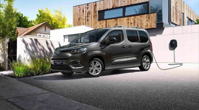 Doblo’yu Gölgede Bırakan Proace City, 7 Koltuklu Ticari Devrim!