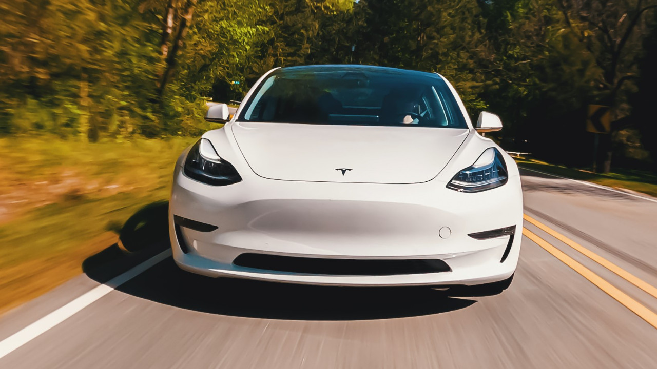 Tesla'nın uzun menzilli modeli yeniden satışa çıktı