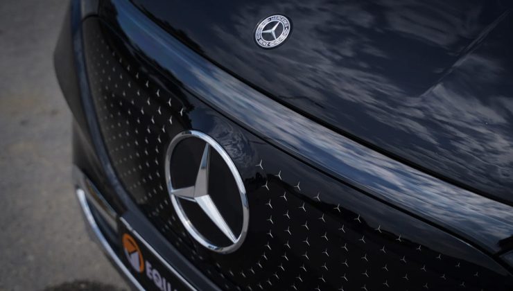 EQE Üretimi Durduruldu! Mercedes-Benz’in Elektrikli Araç Planlarında Büyük Değişim