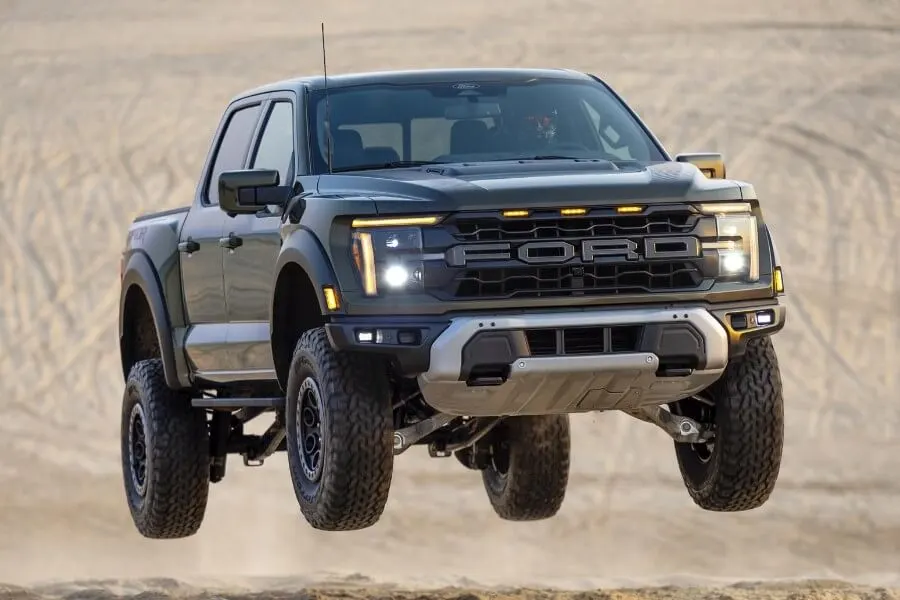 Güç ve Dayanıklılık Bir Arada: Ford F-150 Raptor | Araba.com Blog