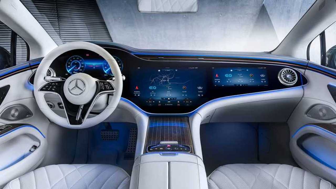 Mercedes, elektrikli amiral gemisi sedanı EQS'in iç mekanını gösterdi