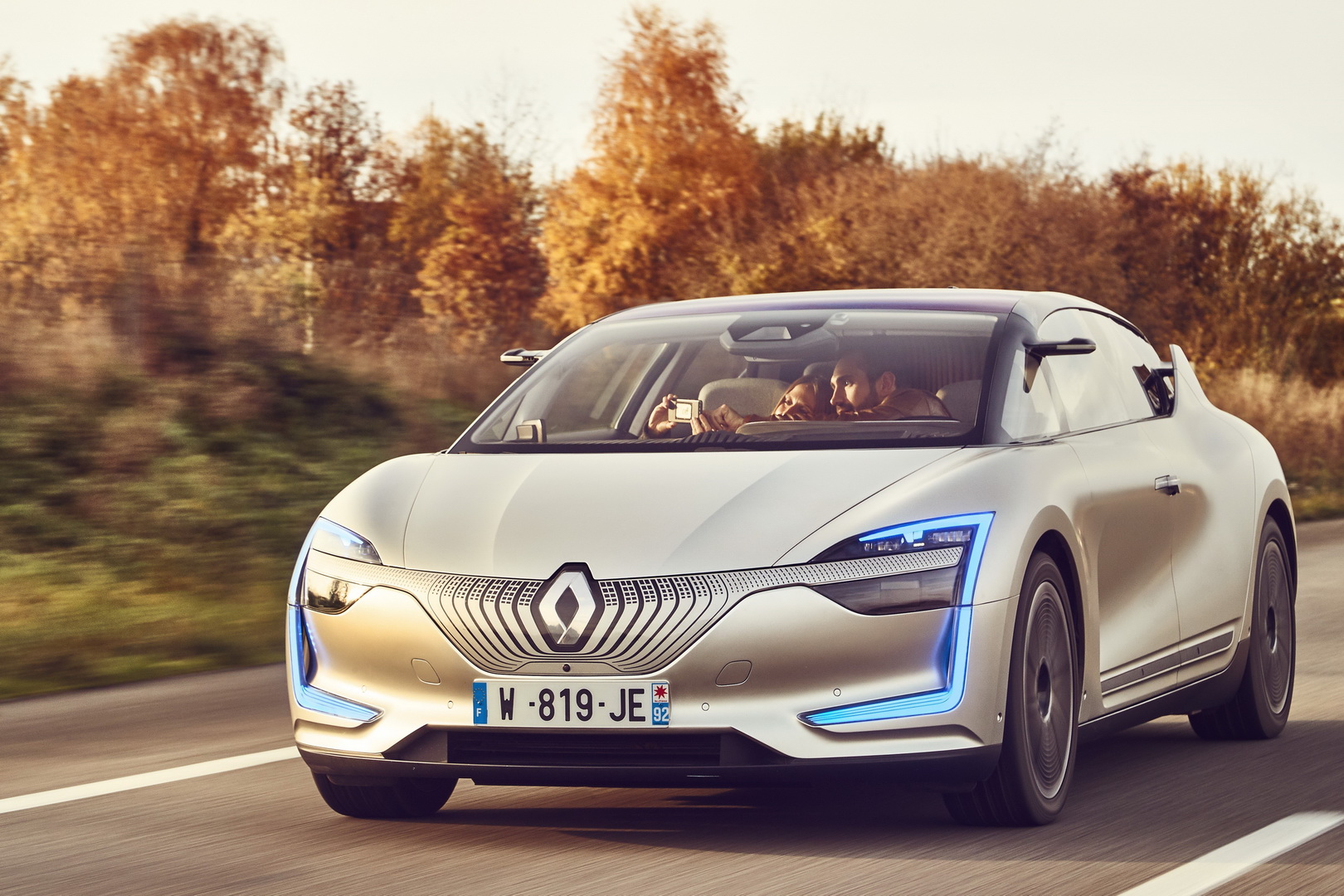 Renault, tamamen yeni bir elektrikli model geliştiriyor! - OTOPARK.COM