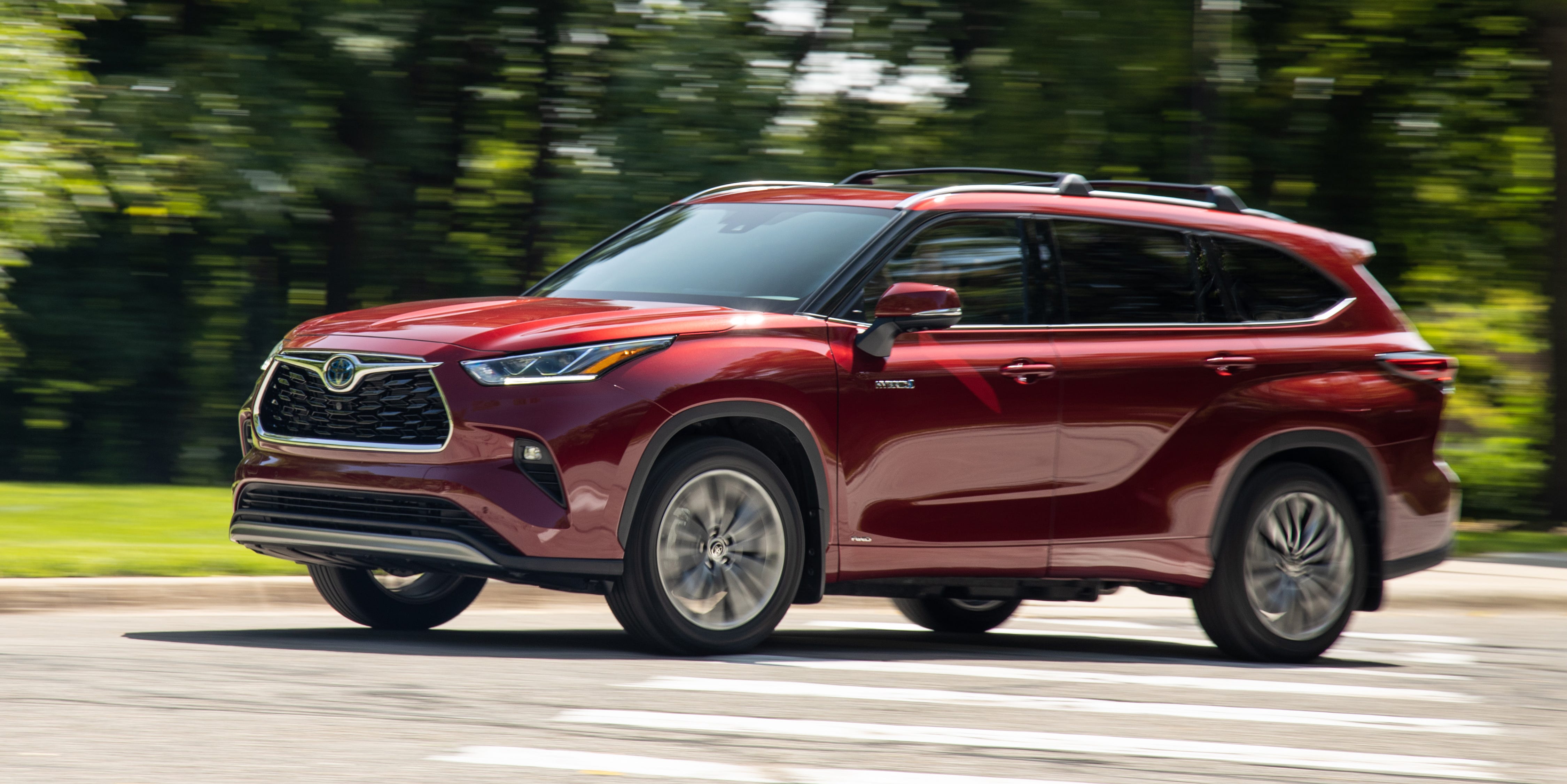 2025 Toyota Highlander Hybrid Review, Pricing, and Specs