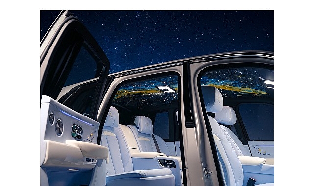 Rolls-Royce Cullinan Cosmos, Evreni Aracın İçine Taşıyan İlk El Boyaması Yıldız Tavan