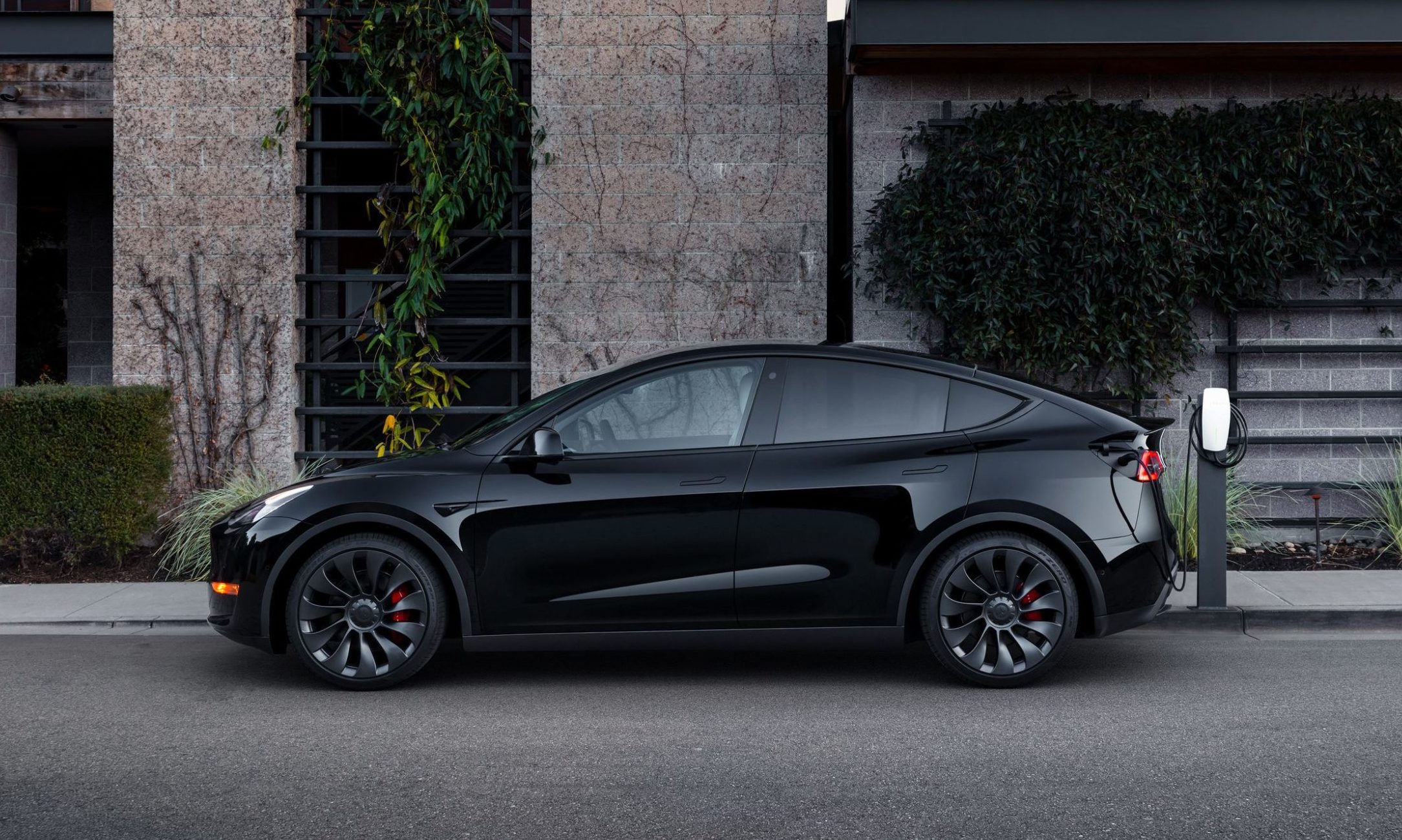 🔋2021 Tesla Model Y Performance Özellikler, Fiyat ve Karşılaştırmalar - Dolubatarya