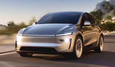 Tesla Model Y’de Kapı Korkusu, Elektrik Kesintisi Yolcuları Araçta Mahsur Bırakabilir!