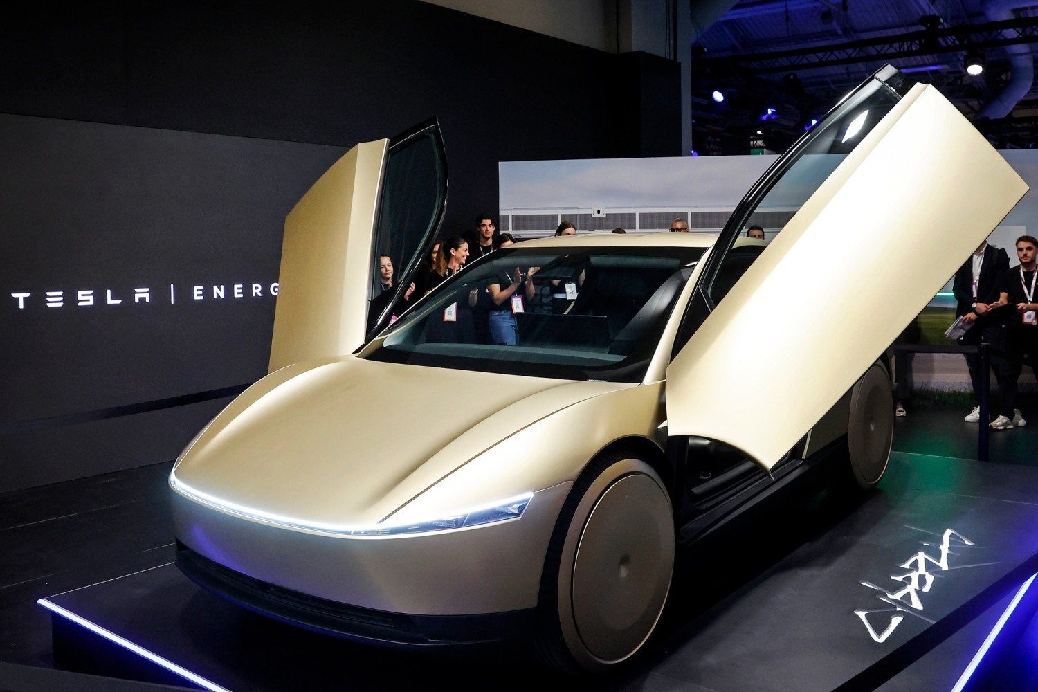 What to expect when (or if) Elon Musk launches a Tesla robotaxi service