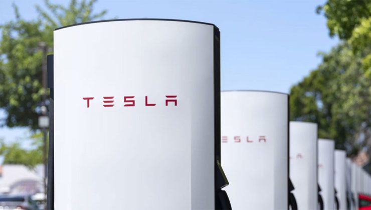 Tesla’dan İşletmelere Dev Hamle: Supercharger ile Araçlar Mülkünüzde Doluyor!