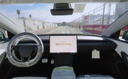 Tesla’nın Otonom Vaatleri Çöktü, FSD ile Sürücüler Hâlâ Tetikte