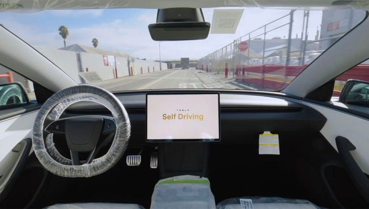 Tesla’nın Otonom Vaatleri Çöktü, FSD ile Sürücüler Hâlâ Tetikte