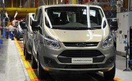 Transit Tutkunları Buluştu, Ford, 201 Araçlık Konvoyla Tarihe Geçti!