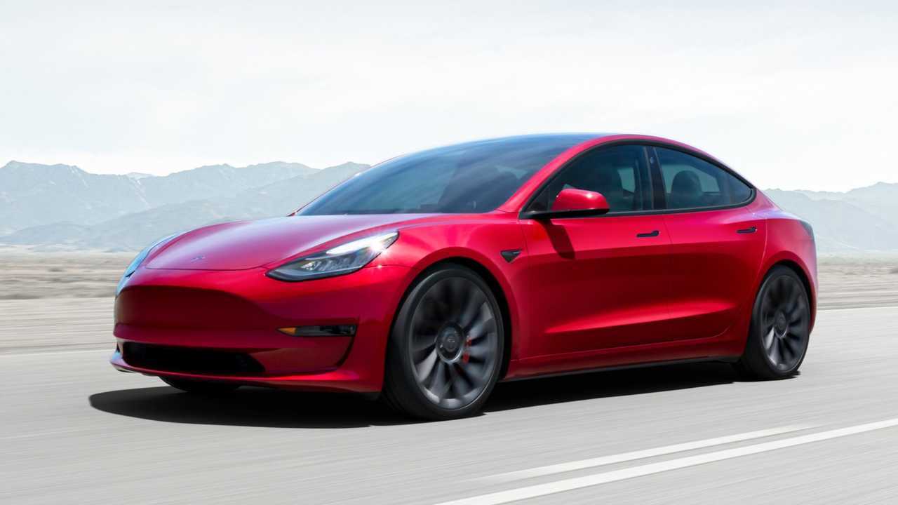Tesla, ABD'de en çok lüks otomobil satan üretici oldu