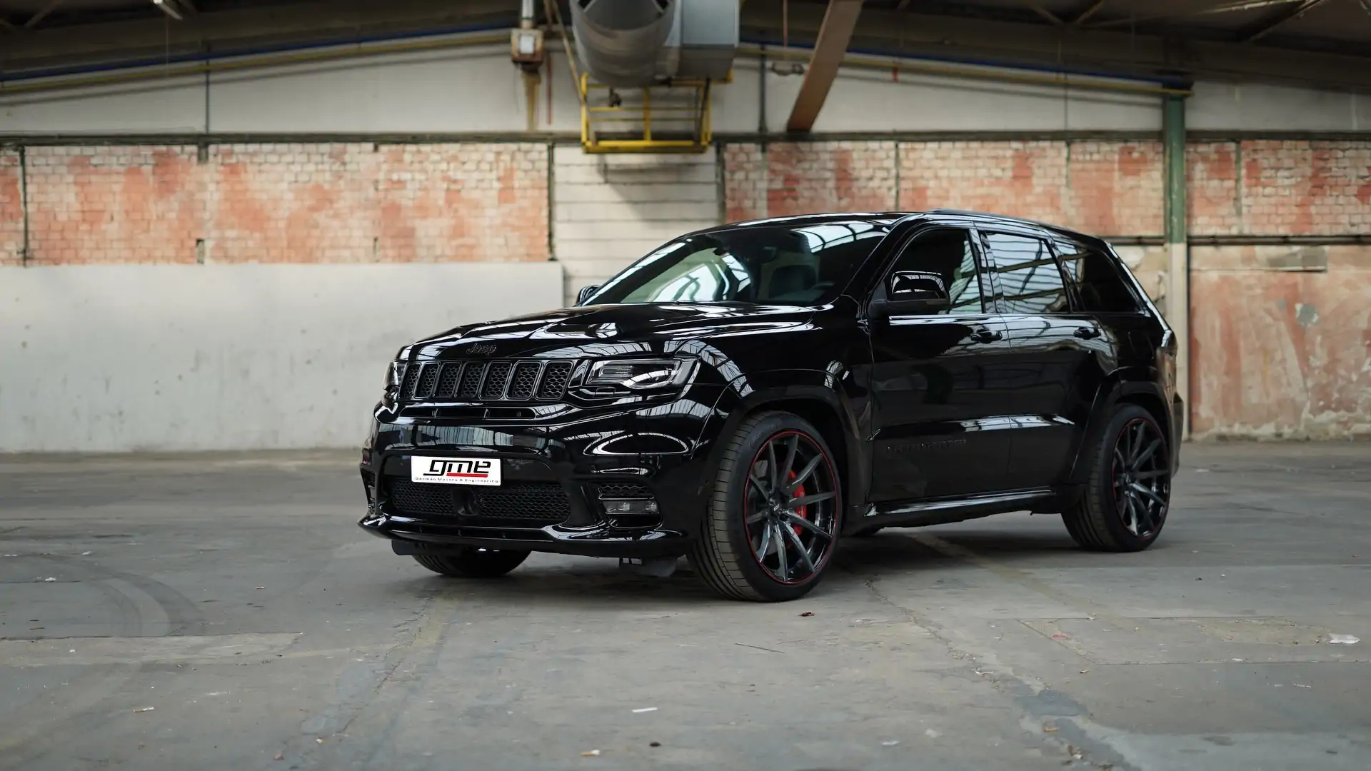 Modifiyeli Jeep Grand Cherokee SRT ürkütücü görünüyor