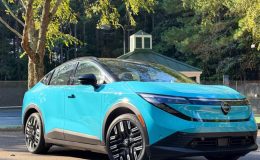 2026 Nissan Leaf, Elektrikli Araç Dünyasını Sarsacak Gizemli Yenilik!