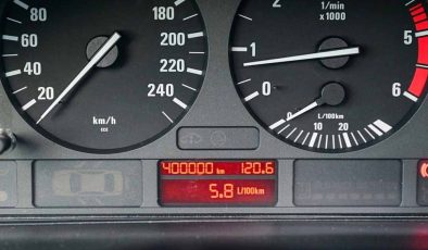 400.000 Kilometreyi Aşan, Dayanıklılıklarıyla Yollara Meydan Okuyan Efsane 7 Otomobil Markası