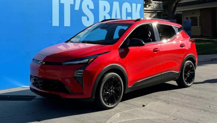 Chevrolet Bolt 2026 Sürprizi, GM’in Uygun Fiyatlı Elektrikli Canavarı Şimdi Geri Döndü!